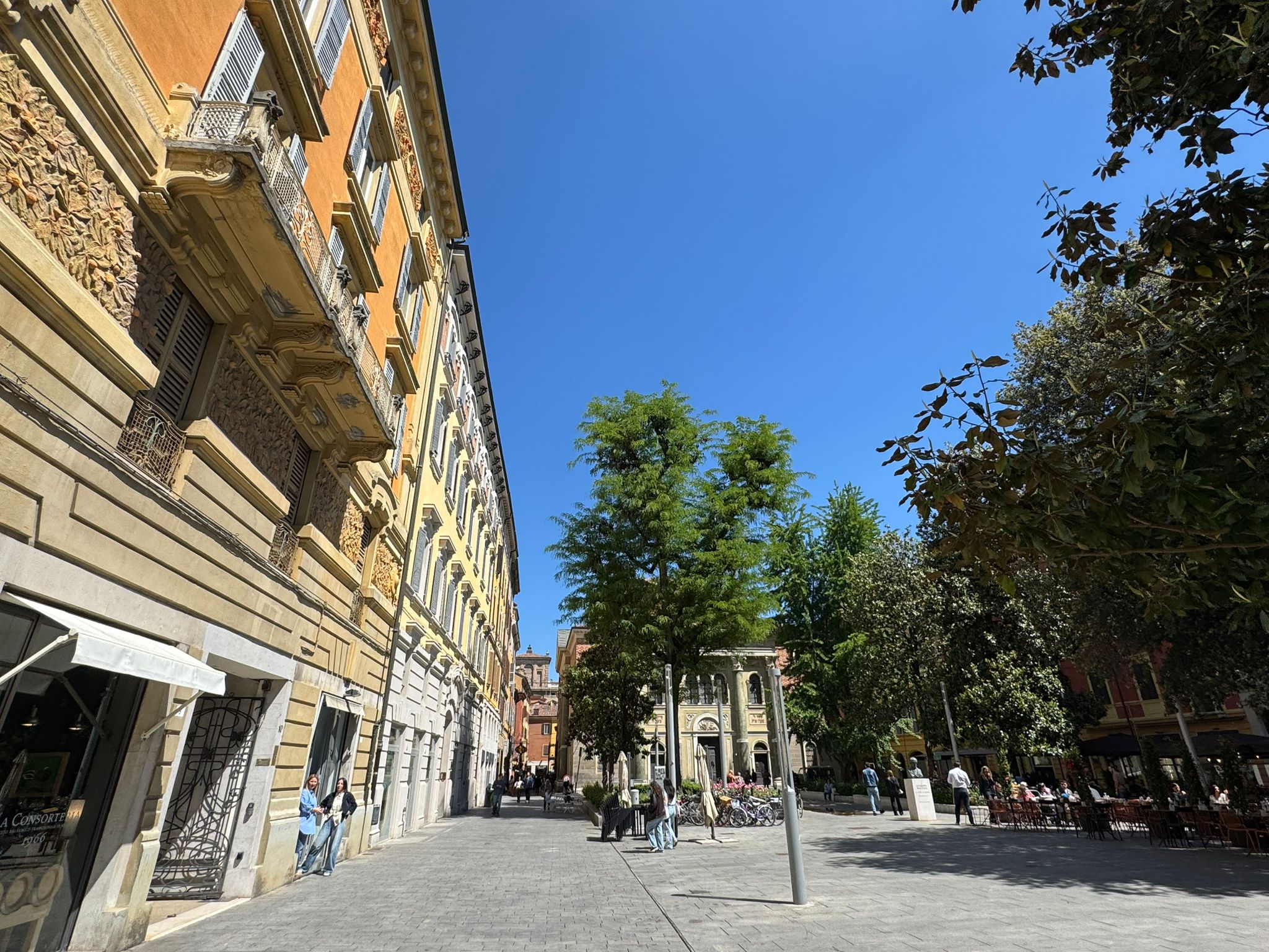 Ort & Umgebung — Modena 2